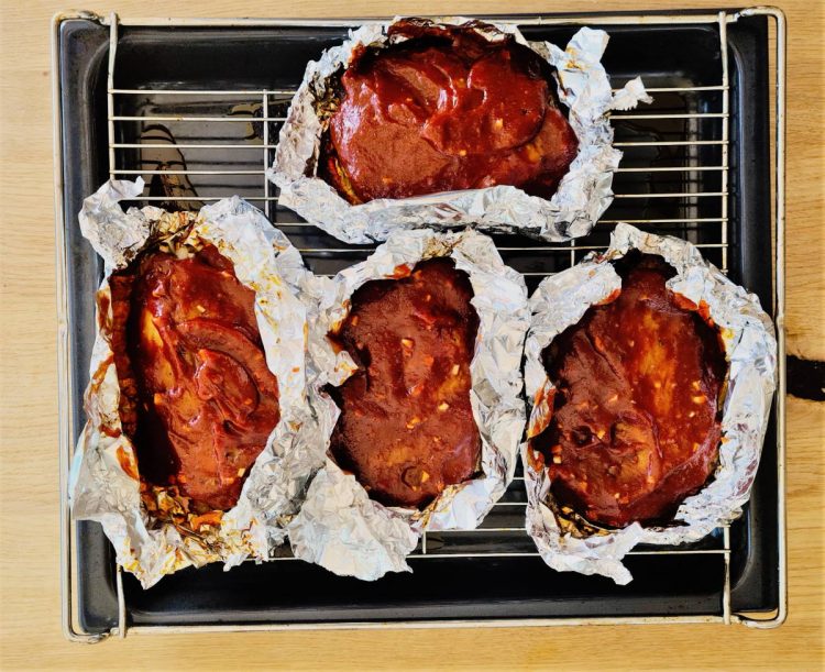 SpareRibs Zwischenschritt Marinade auf Ribs_v02