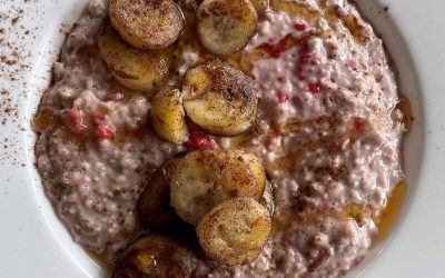 Warmes Müsli mit gebackener Banane